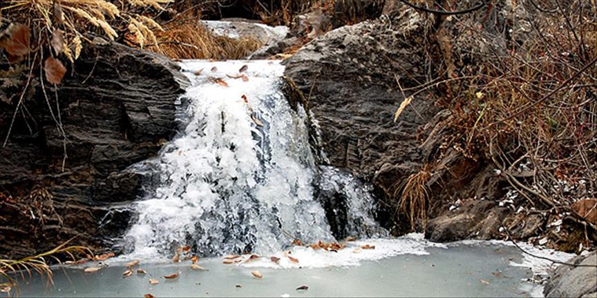 Keklik Şelalesi buz tuttu