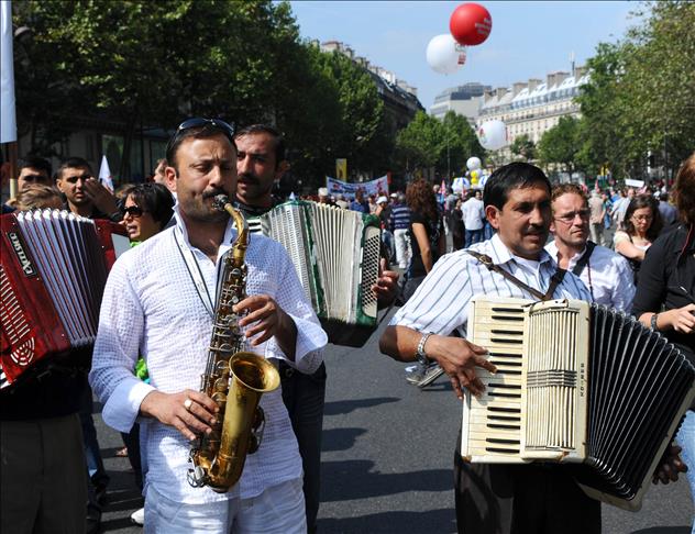 Hedef Romanlar, Siyahlar ve Müslümanlar