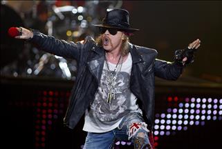 Axl Rose'u Paris'te soydular