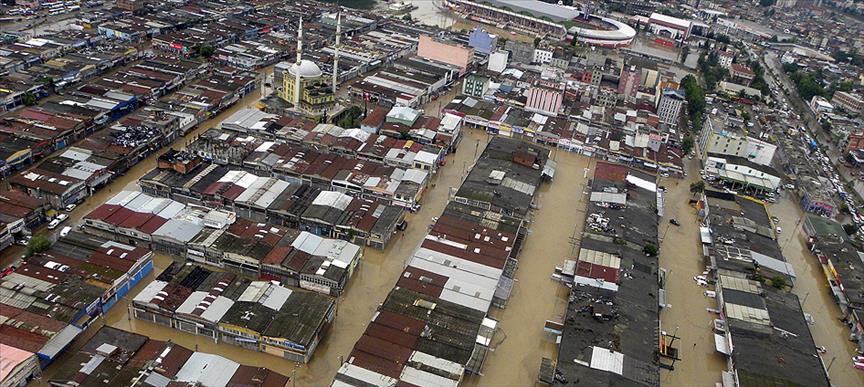 Sel felaketi havadan görüntülendi