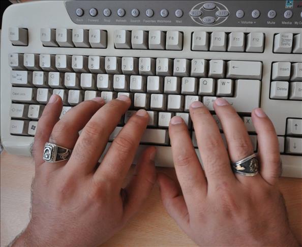 Sanal dünyanın 800 bin bağımlısı var