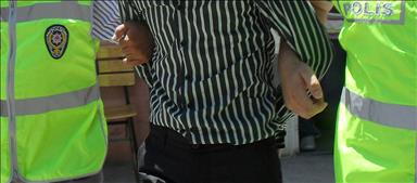 Eşyaları satmak üzereyken yakaladı