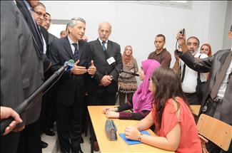 الجزائر تلحق أبناء اللاجئين السوريين بمدارسها