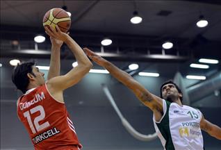 ''12 Dev Adam'' son maça taşıdı