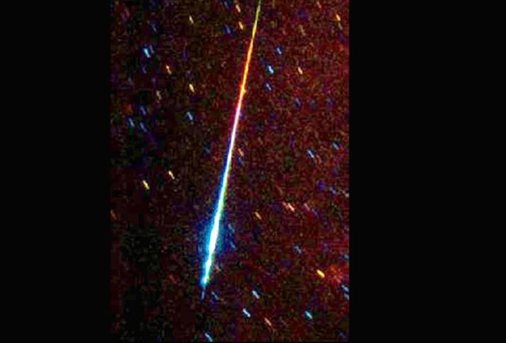 Dünya'nın yanından dev göktaşı geçiyor