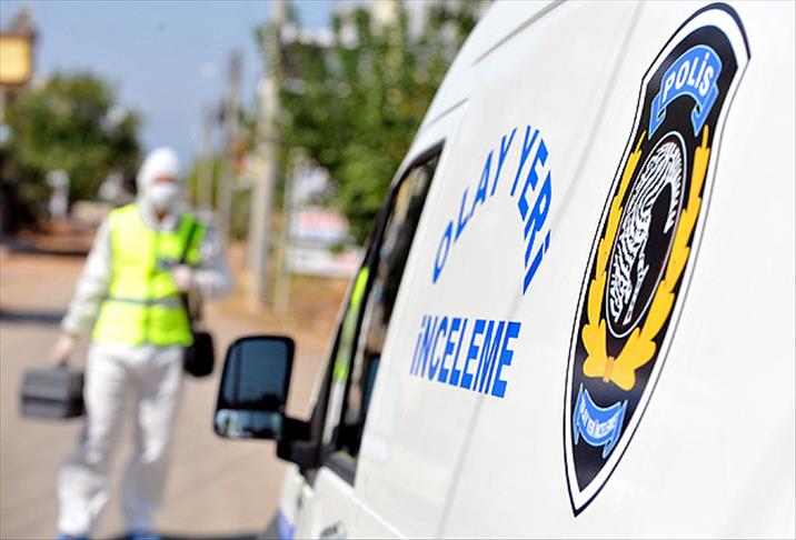 Havai fişekleri izlerken vuruldu