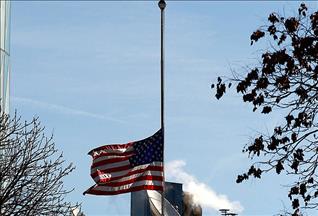 Bayraklar yarıya indirildi