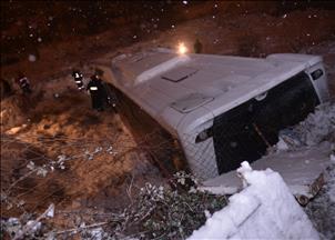 Kina: Autobus sletio u provaliju, stradalo 13 osoba