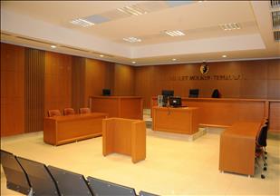 Bir yıl hapse 15,5 bin lira tazminat