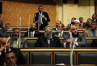 خلافات ببرلمان مصر حول توقيت صدور قانون "التظاهر"