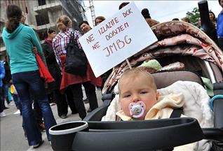 Bosna'da "vatandaşlık numarası" protestosu sürüyor
