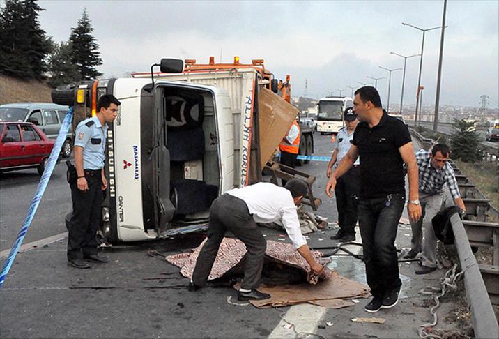 TEM'de kaza: 1 ölü, 10 yaralı
