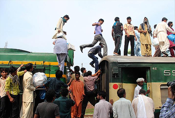 Rêwîtiya li ser serê trênê