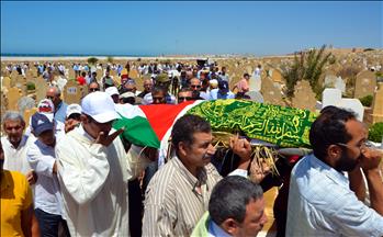 Filistinli yazar Mansur son yolculuğuna uğurlandı