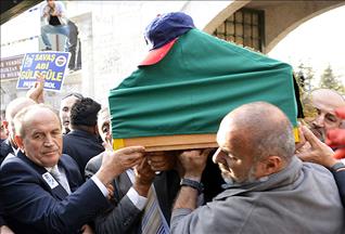 Savaş Ay son yolculuğuna uğurlandı