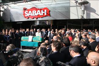 Savaş Ay son yolculuğuna uğurlanıyor