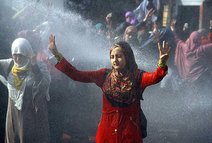 Mısır'da öğrencilere polis müdahalesi