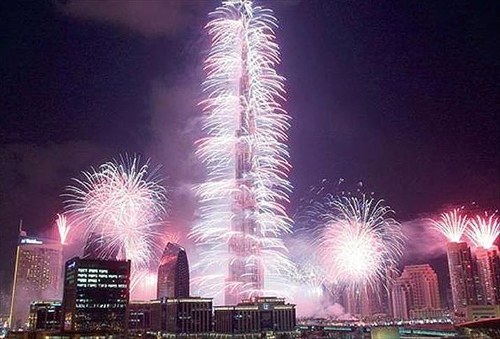 العالم يستقبل العام الجديد بالاحتفالات والألعاب النارية