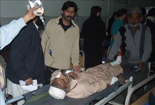 Pakistan'da sinemaya el bombalı saldırı