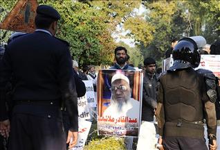 6 Islamist leaders receive death sentences in Bangladesh