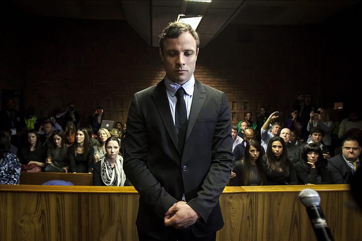 Pistorious pleads not guilty to murder charges