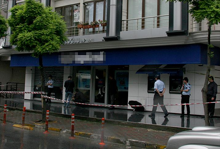 500 bin TL'yi alarak kaçtılar