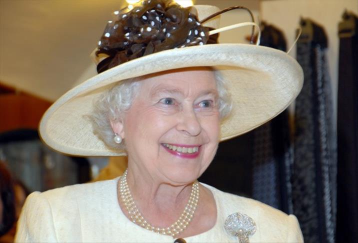 Елизавета II посетит Северную Ирландию