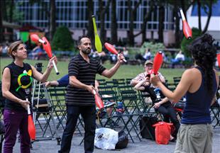 Фестиваль жонглеров в Нью-Йорке