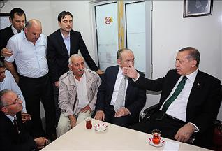 Başbakan Erdoğan'dan taksicilere ziyaret