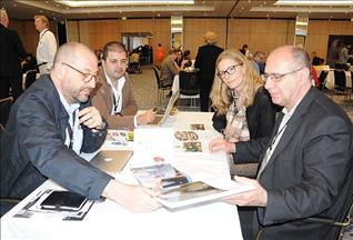 АА в центре интереса зарубежных агентств