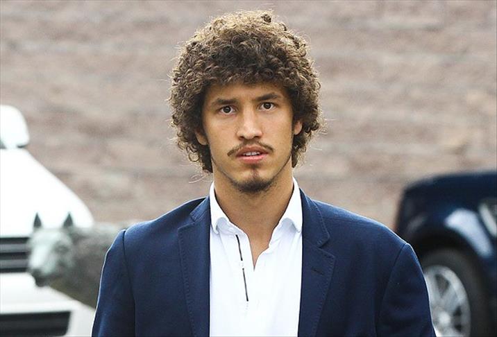 التركي "أوطشان" يوقع رسميا لنادي روما الإيطالي