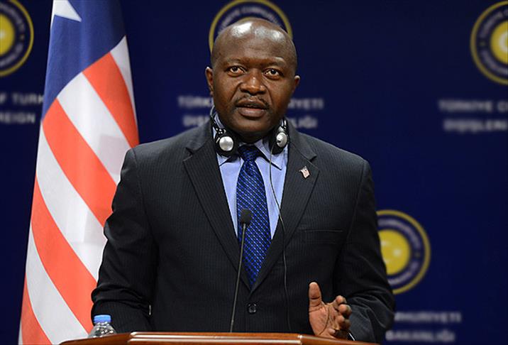 Ebola Liberya'da sağlık sistemini çökertti