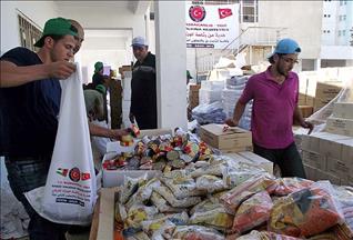 TİKA раздала в Газе 17 тысяч продовольственных пакетов