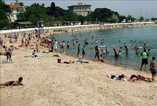 "Kadıköy'de denize girmeyin" uyarısı