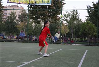 Li Diyarbekirê "4emîn Tûrnûwaya Tenîsê ya Amed Cup"ê