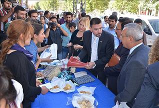 سەركۆنسوڵی ئەمریكا لەشاری ئەدەنە سەردانی گەڤەر دەكات