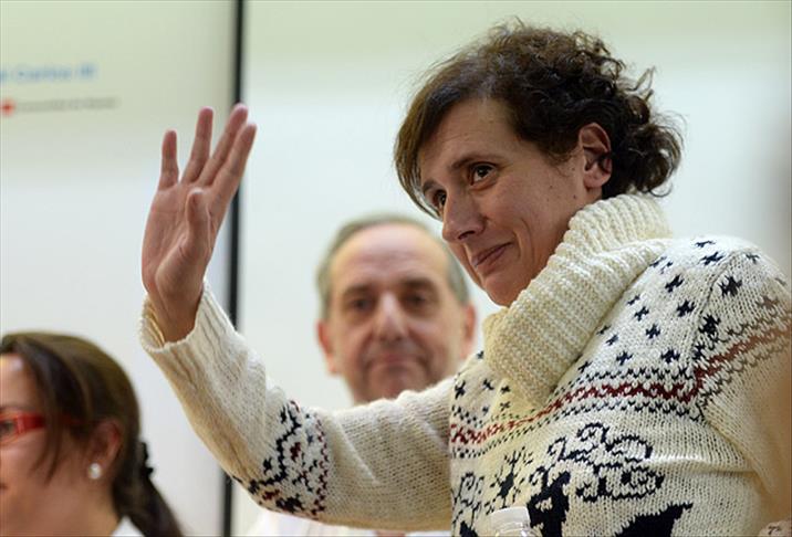 Ebola'dan kurtulan hemşire tazminat istiyor