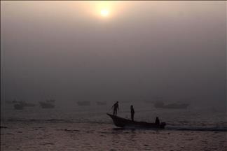 Indonesia defends sinking of illegal fishing vessels