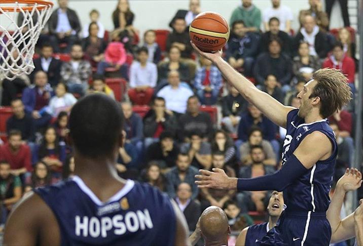 Anadolu Efes, İspanya deplasmanında