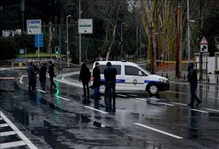 Turkey: Armed man throws grenade at police in Istanbul