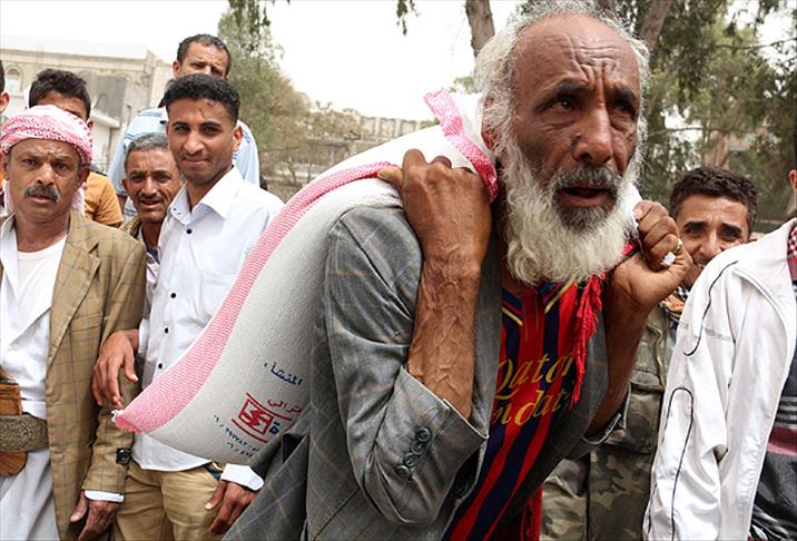 Yemen'de halk iç savaş korkusuyla gıda stokluyor