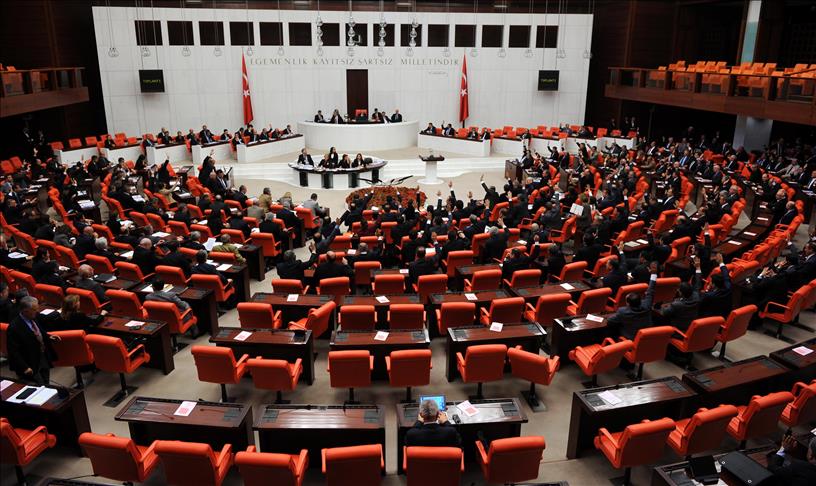 Meclis tatile girdi