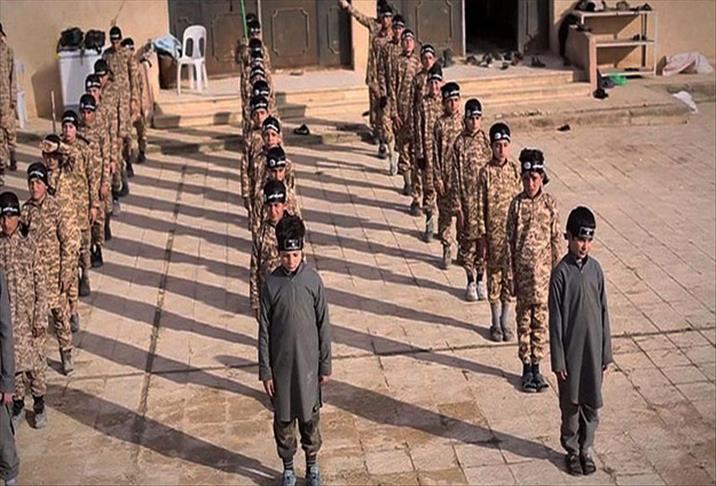 داعش منداڵی رفێنراو بۆ کوشتنی دیل و کرداری خۆکوژی بەکار دەهێنێت