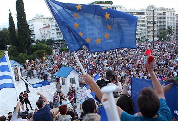 'Yunanistan Avro bölgesini terk etmemeli'