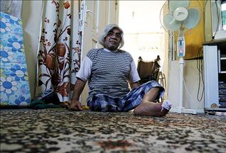 Suriyeli engelli akülü araç yardımı bekliyor