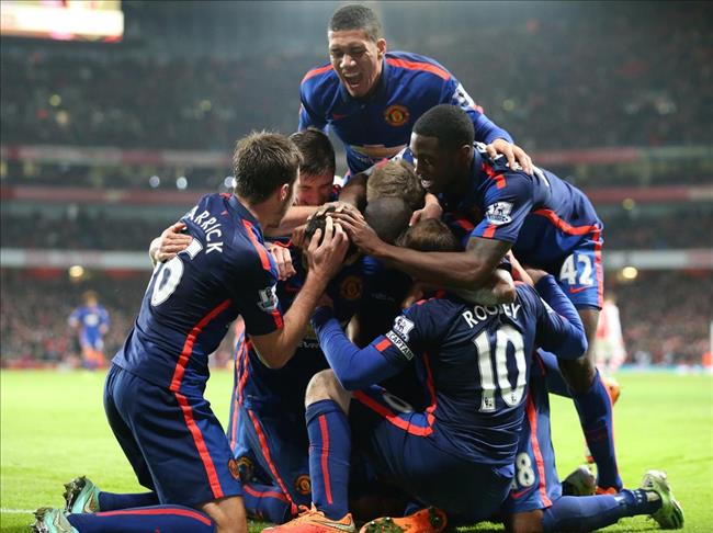 Football: Manchester United beat Tottenham in season opener