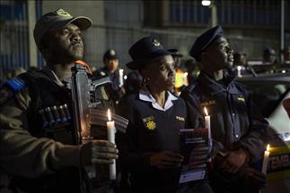 В ЮАР почтили память убитых полицейских
