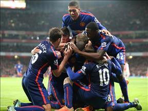 Football: Manchester United beat Tottenham in season opener