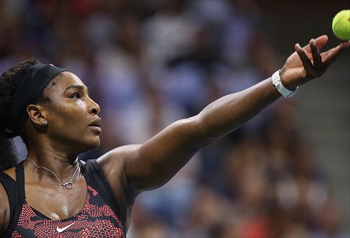 Serena Williams ablasını yenerek yarı finale yükseldi