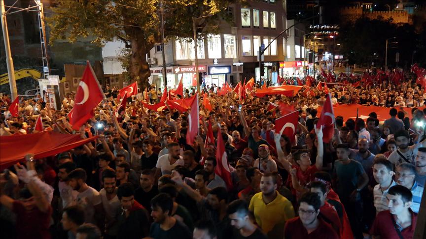 مردم شهرهای مختلف ترکیه تروریسم را محکوم کردند